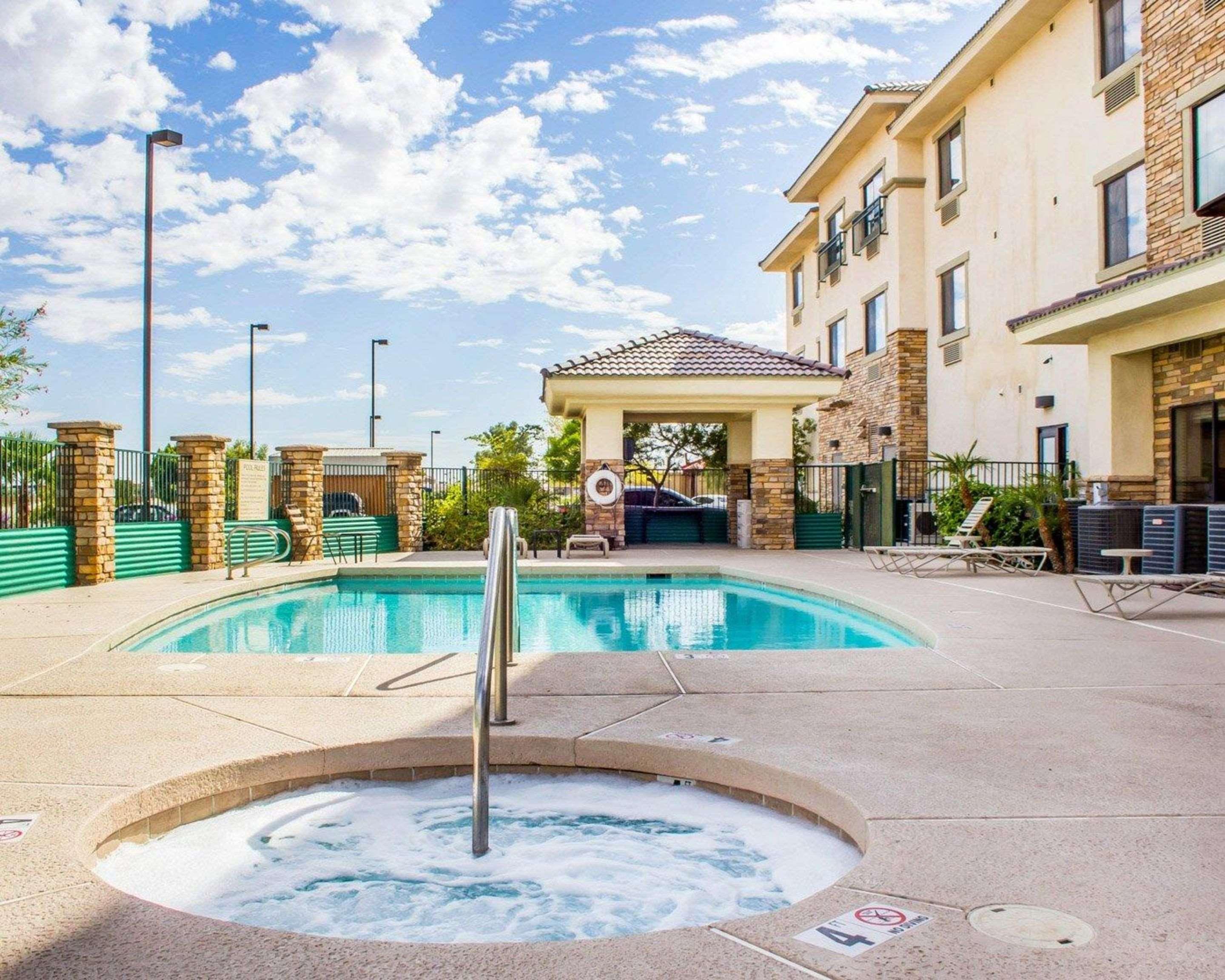 Comfort Inn And Suites Yuma I-8 Exterior foto